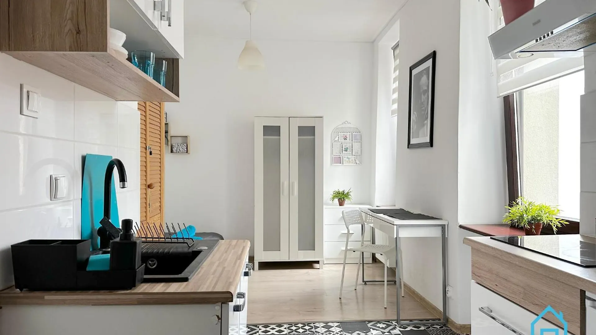 Queem Studio 10 Min To Old Town Гданьск 0*,  Польша